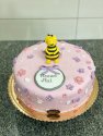 Tort z pszczolka Maja na roczek