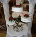 Okrągły tort weselny