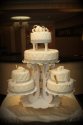 Piętrowy, pikowany tort weselny